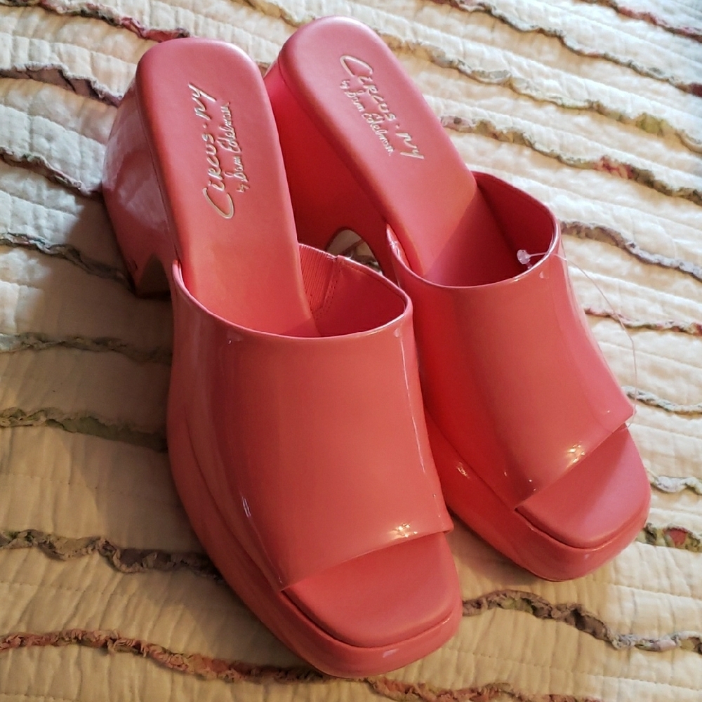 Circus by Sam Edelman Pink Mules with Stylish Clog Design